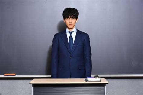 松坂桃李、日曜劇場初主演 “官僚教師”が日本教育を。